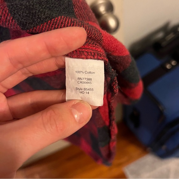 Madewell | Flannel Cargo Workshirt in Red Buffalo Check - Picture 4 of 6